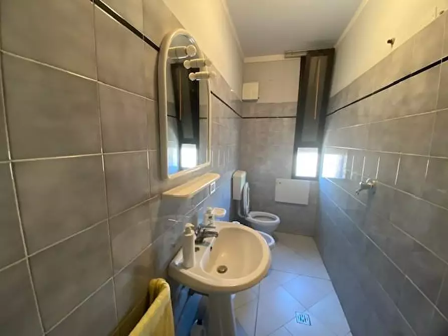 Immagine 2 di Appartamento in vendita  a Massa E Cozzile