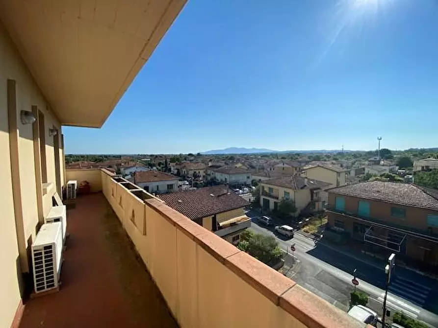Immagine 11 di Appartamento in vendita  a Massa E Cozzile