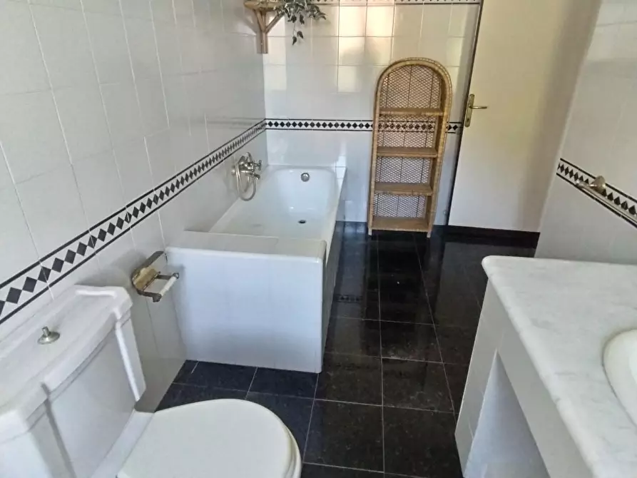 Immagine 33 di Casa bifamiliare in vendita  a Montignoso