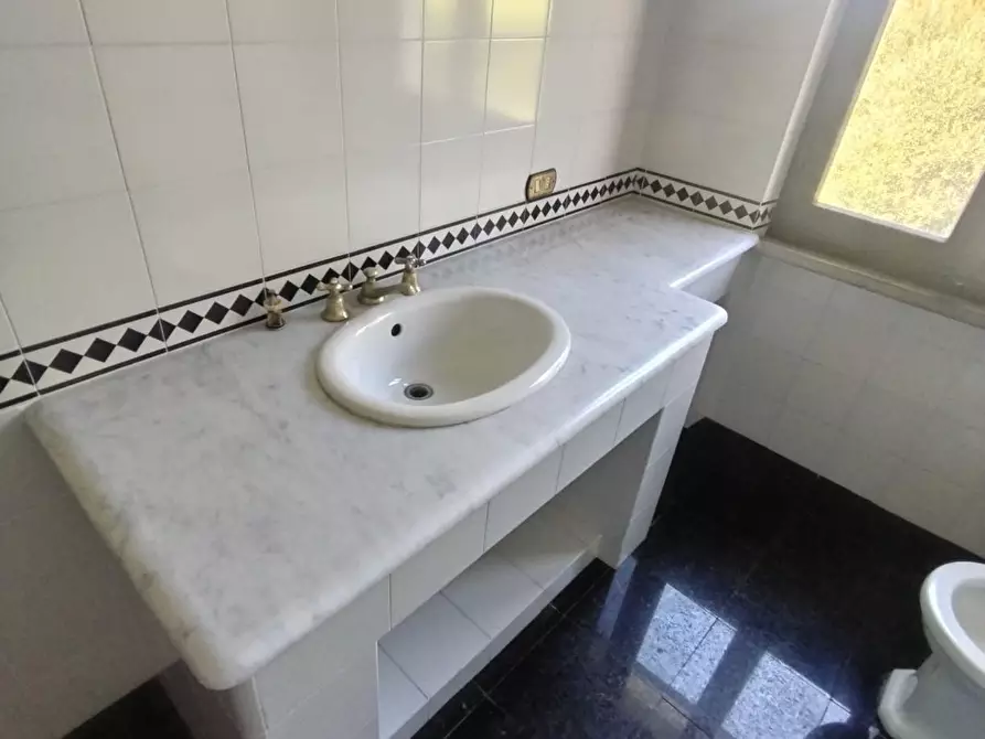 Immagine 34 di Casa bifamiliare in vendita  a Montignoso