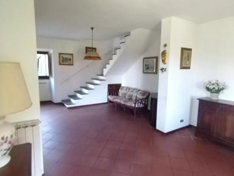 Immagine 20 di Casa bifamiliare in vendita  a Montignoso