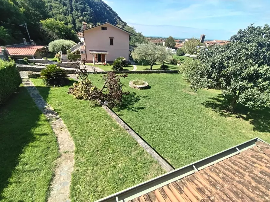 Immagine 7 di Casa bifamiliare in vendita  a Montignoso