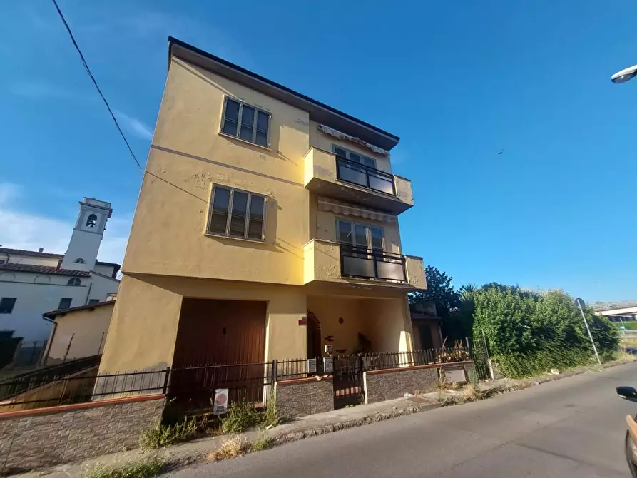 Immagine 1 di Casa indipendente in vendita  a Calcinaia