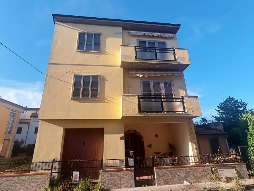 Immagine 2 di Casa indipendente in vendita  a Calcinaia