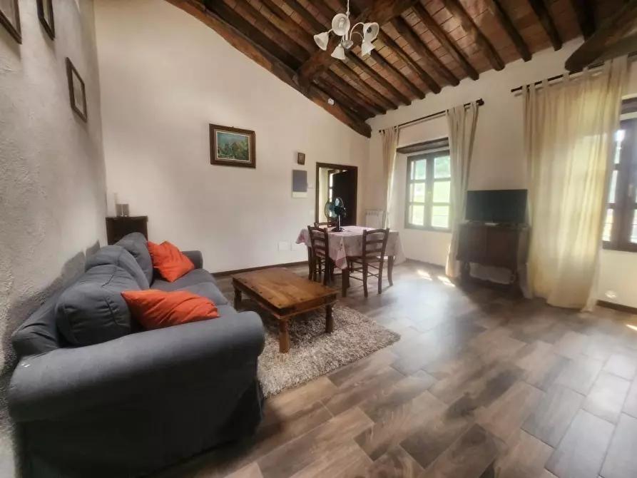 Immagine 10 di Casa indipendente in vendita  a Borgo A Mozzano