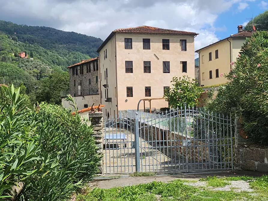 Immagine 1 di Casa indipendente in vendita  a Borgo A Mozzano