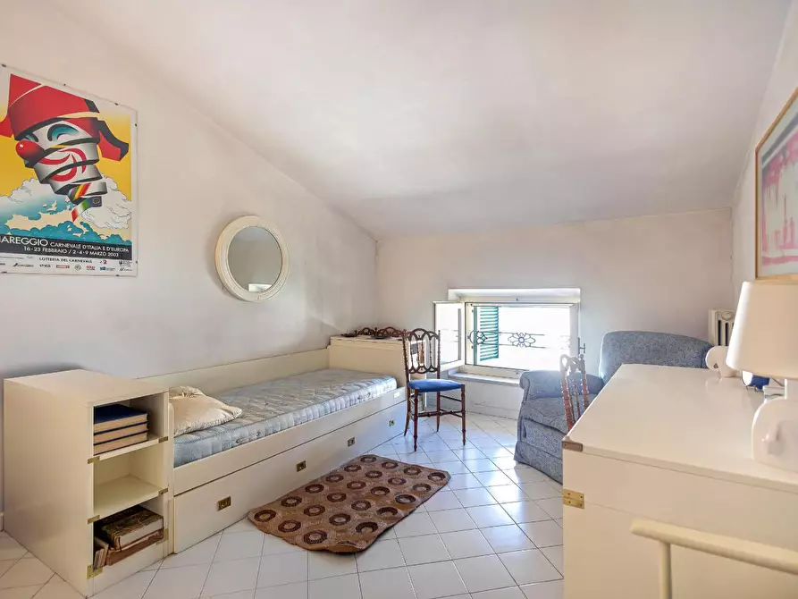 Immagine 16 di Villa in vendita  a Viareggio