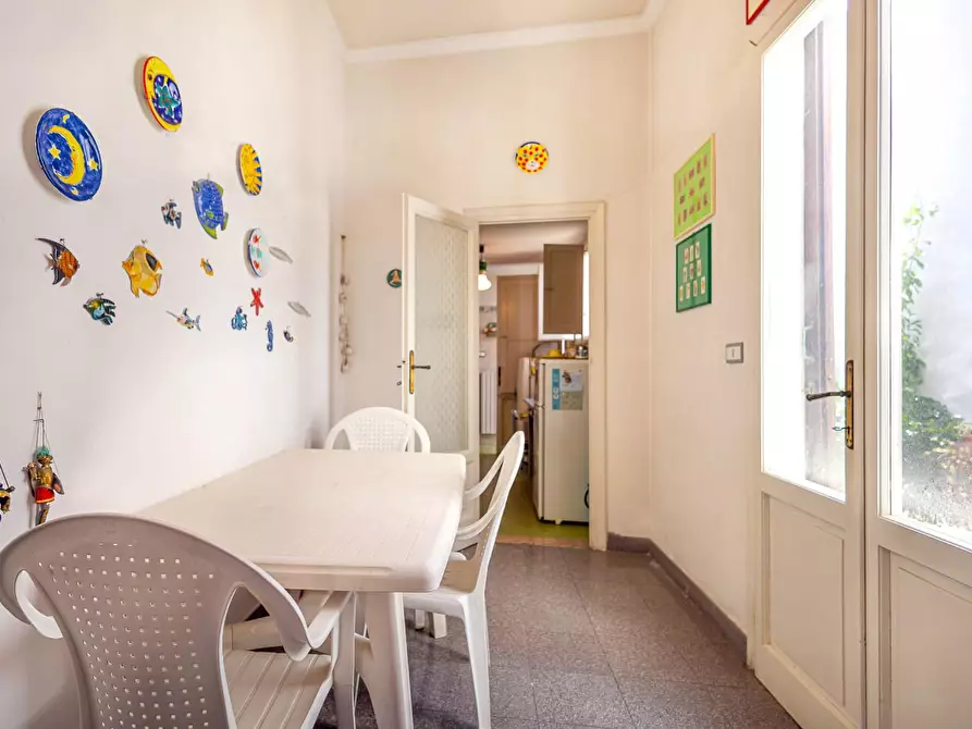 Immagine 7 di Villa in vendita  a Viareggio