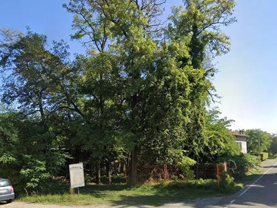 Immagine 2 di Terreno residenziale in vendita  a Reggio Nell'emilia