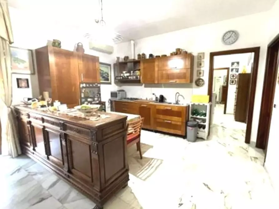 Immagine 4 di Mansarda in vendita  a Massa