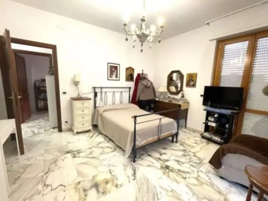 Immagine 9 di Mansarda in vendita  a Massa