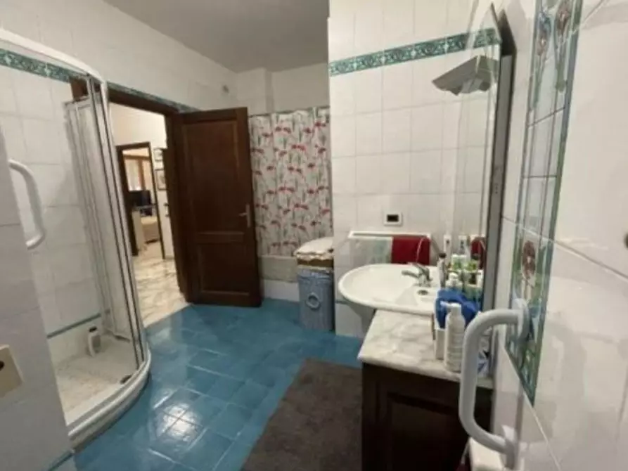 Immagine 14 di Mansarda in vendita  a Massa