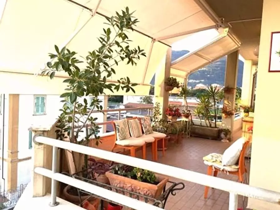 Immagine 1 di Mansarda in vendita  a Massa