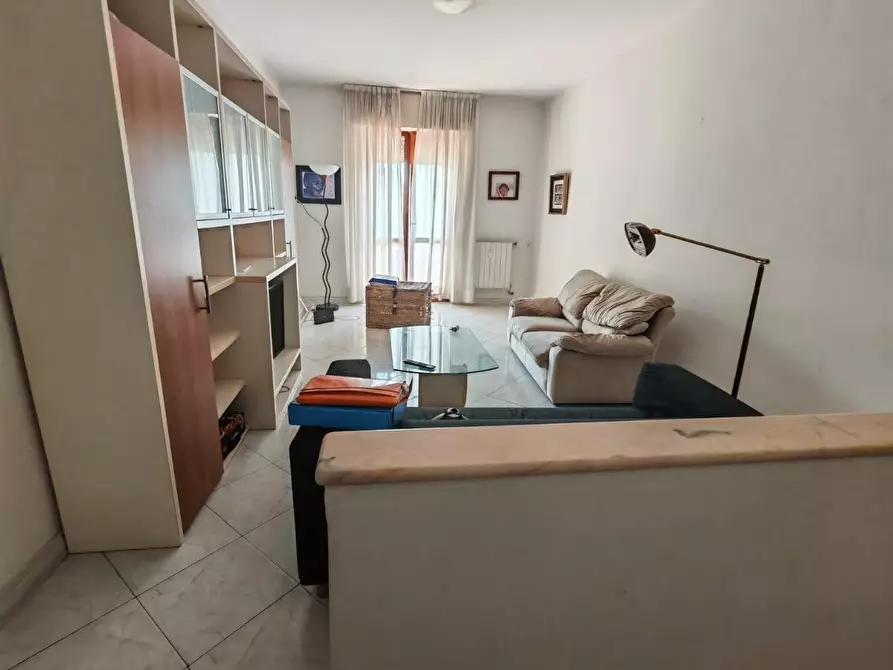 Immagine 1 di Appartamento in affitto  a Carrara