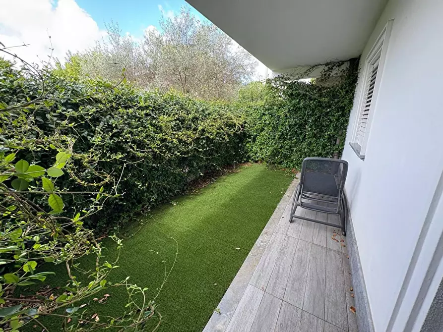 Immagine 19 di Appartamento in vendita  a Montignoso