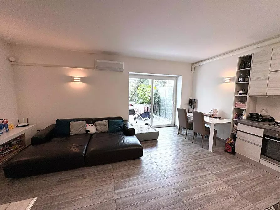 Immagine 6 di Appartamento in vendita  a Montignoso