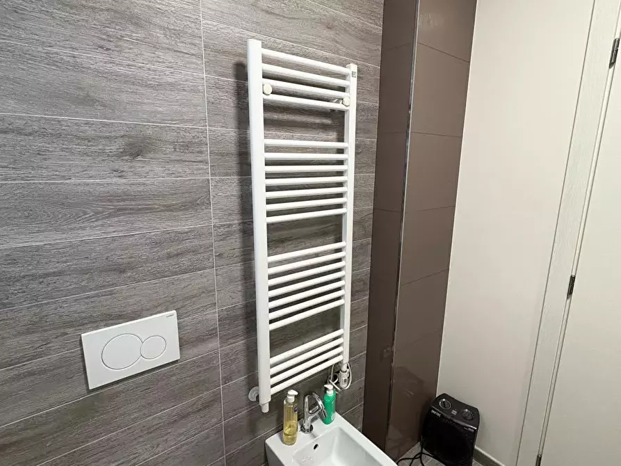 Immagine 14 di Appartamento in vendita  a Montignoso