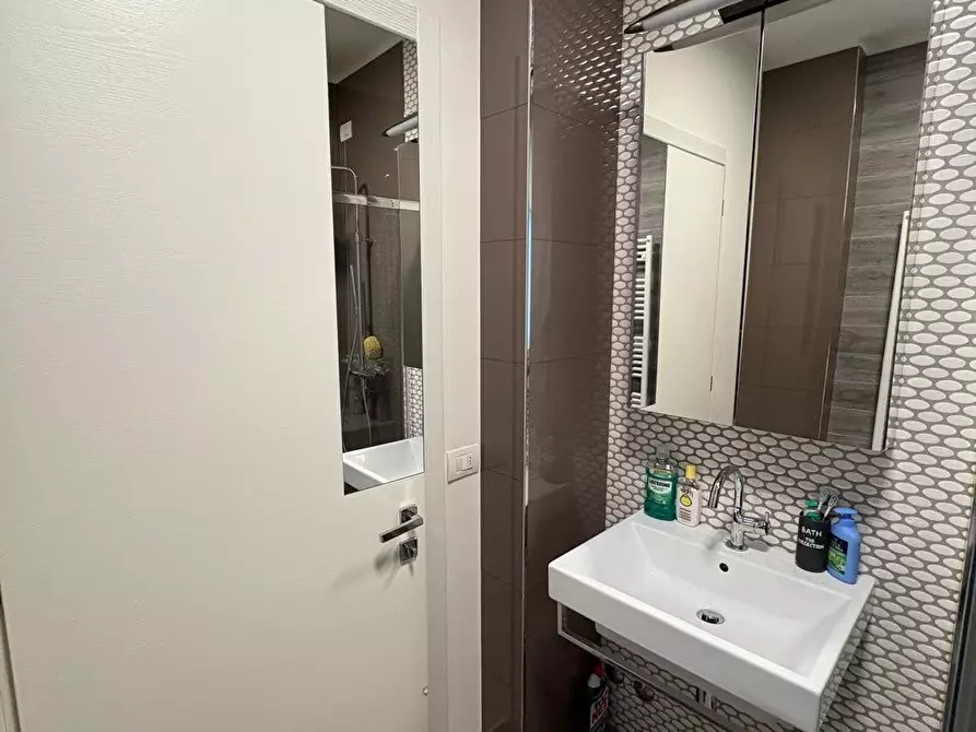 Immagine 17 di Appartamento in vendita  a Montignoso