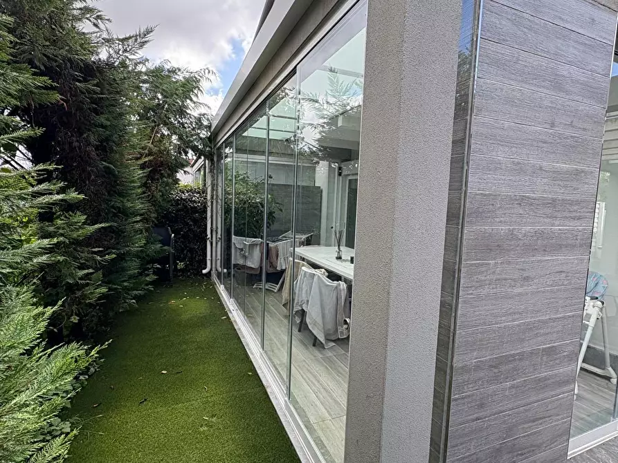 Immagine 5 di Appartamento in vendita  a Montignoso