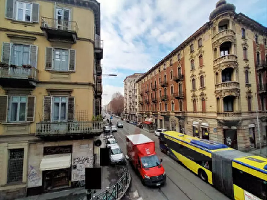 Immagine 2 di Appartamento in vendita  a Torino