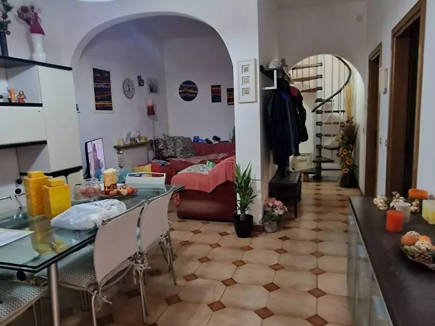 Immagine 4 di Casa bifamiliare in vendita  a Castelnuovo Magra