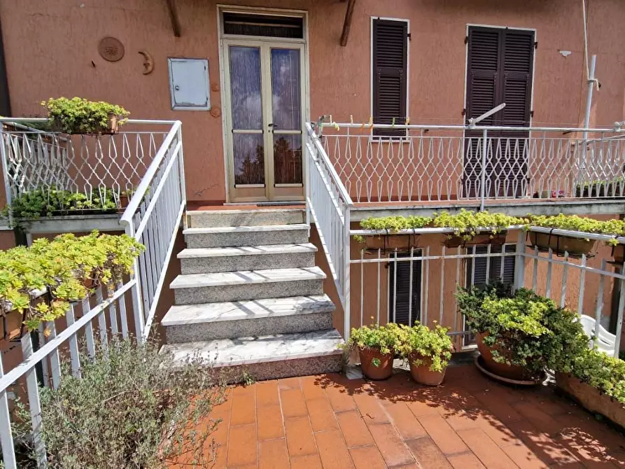 Immagine 1 di Casa bifamiliare in vendita  a Castelnuovo Magra