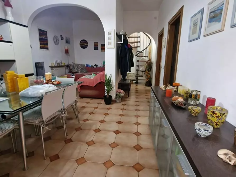 Immagine 8 di Casa bifamiliare in vendita  a Castelnuovo Magra