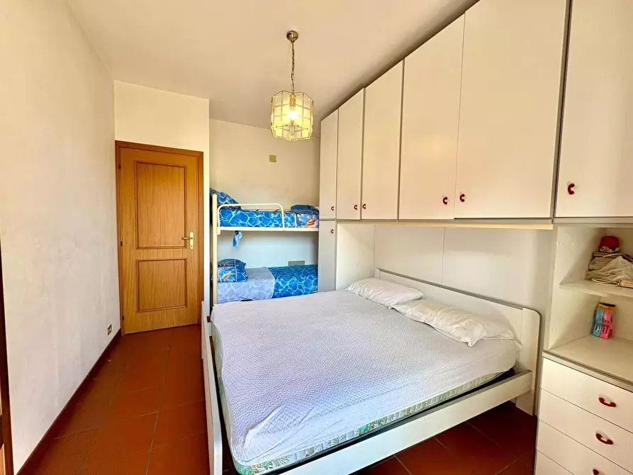 Immagine 9 di Villetta a schiera in vendita  a Massa