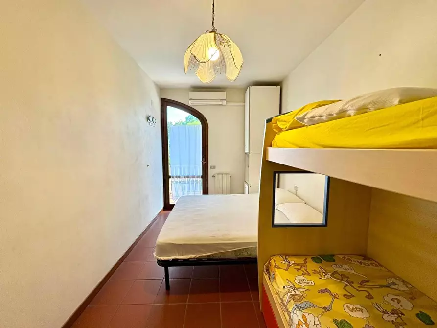 Immagine 10 di Villetta a schiera in vendita  a Massa