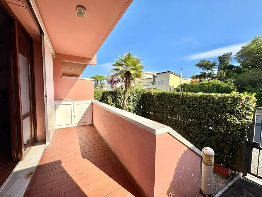 Immagine 3 di Villetta a schiera in vendita  a Massa