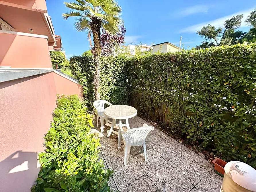 Immagine 2 di Villetta a schiera in vendita  a Massa