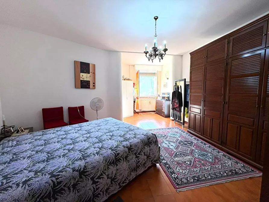 Immagine 12 di Appartamento in vendita  a Massa