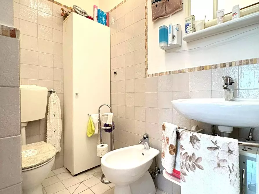 Immagine 17 di Appartamento in vendita  a Massa