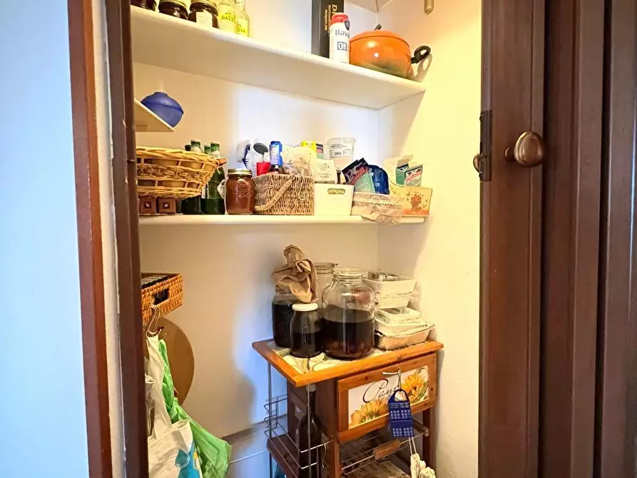 Immagine 9 di Appartamento in vendita  a Massa