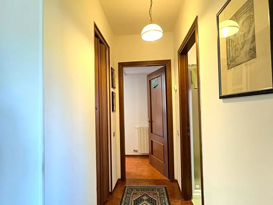 Immagine 10 di Appartamento in vendita  a Massa