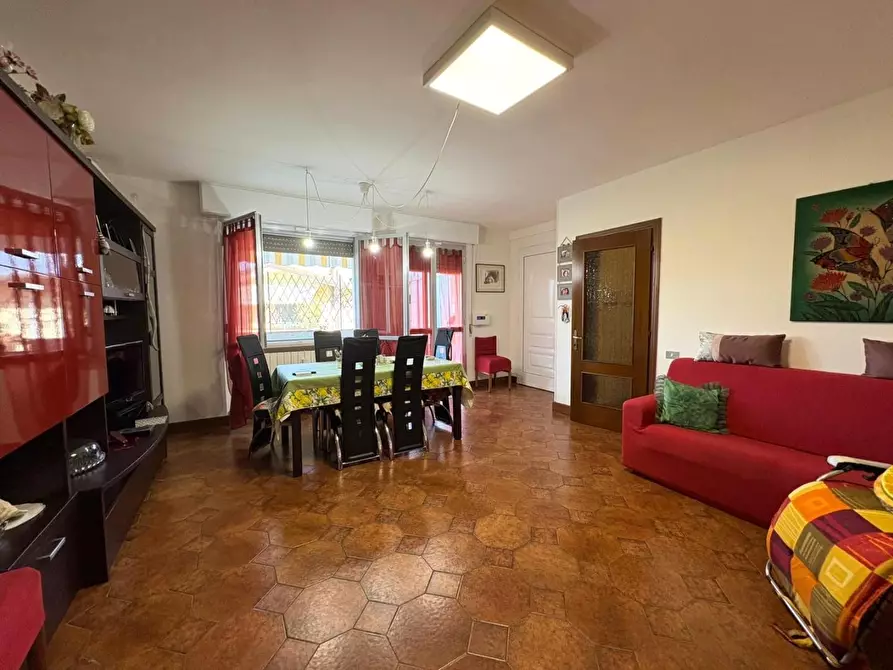 Immagine 6 di Appartamento in vendita  a Massa