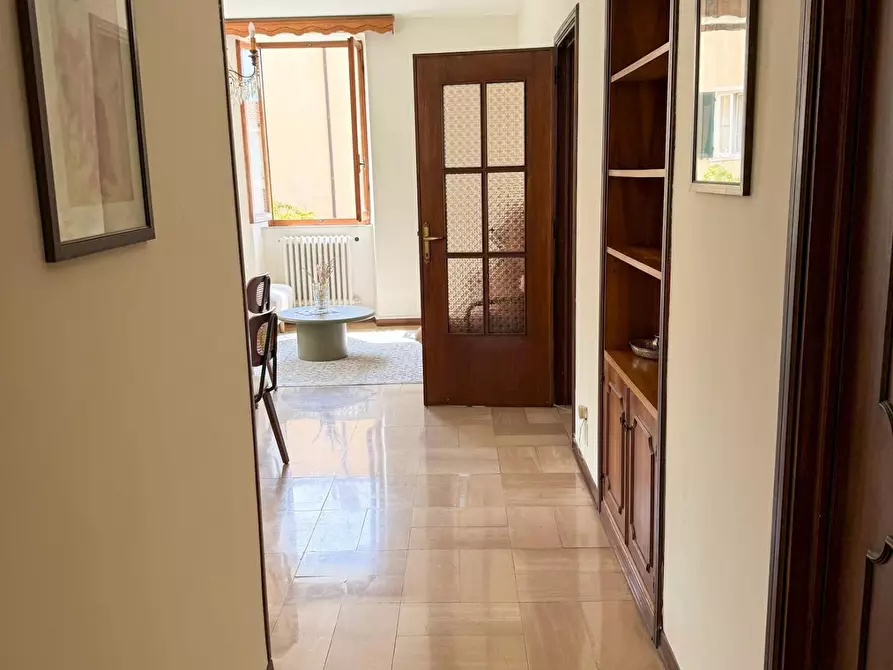 Immagine 4 di Appartamento in affitto  a Carrara