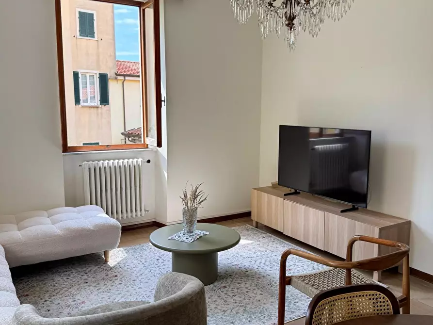Immagine 2 di Appartamento in affitto  a Carrara