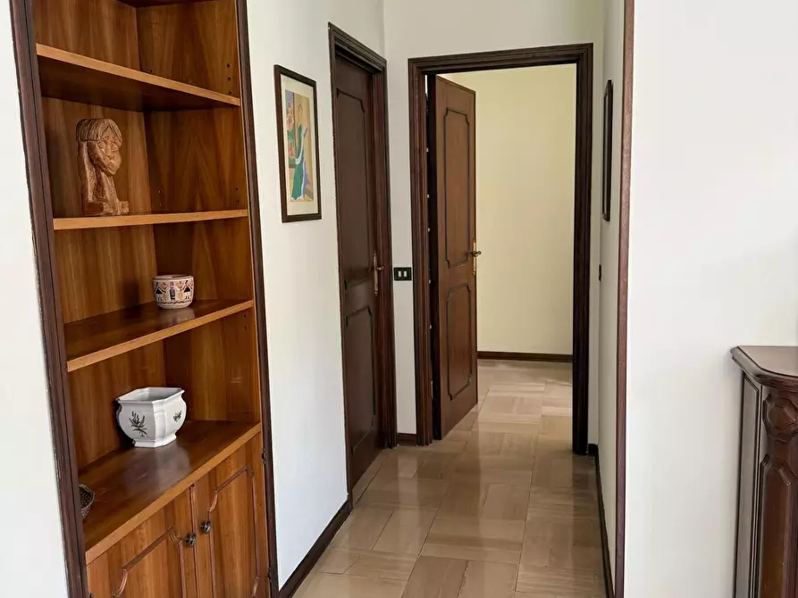 Immagine 13 di Appartamento in affitto  a Carrara