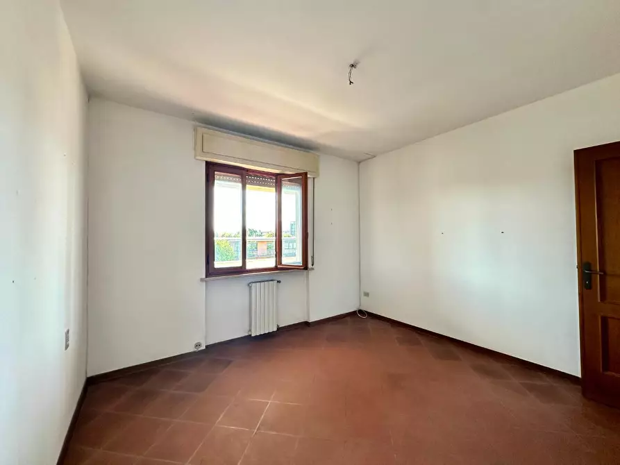 Immagine 15 di Appartamento in vendita  a Lucca