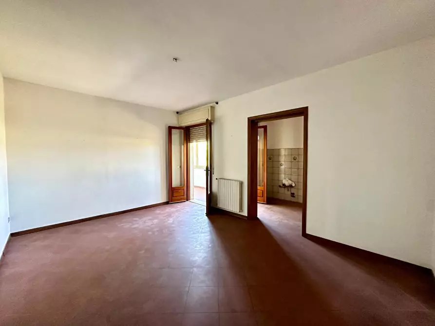 Immagine 2 di Appartamento in vendita  a Lucca