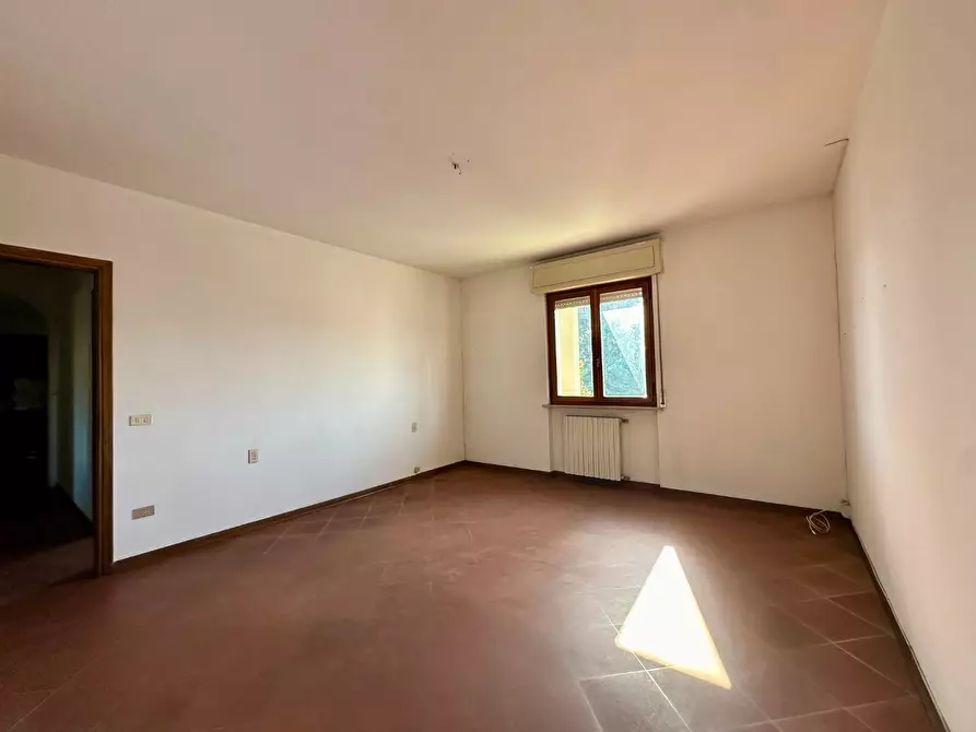 Immagine 21 di Appartamento in vendita  a Lucca