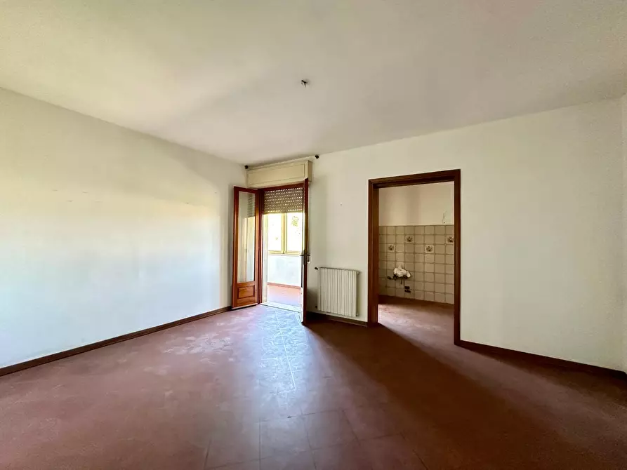 Immagine 4 di Appartamento in vendita  a Lucca