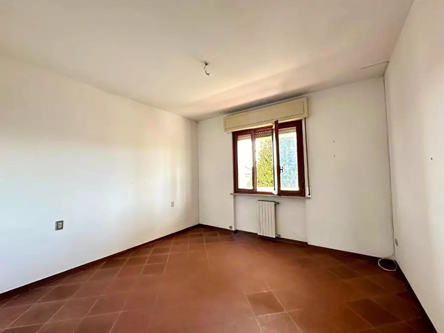 Immagine 16 di Appartamento in vendita  a Lucca