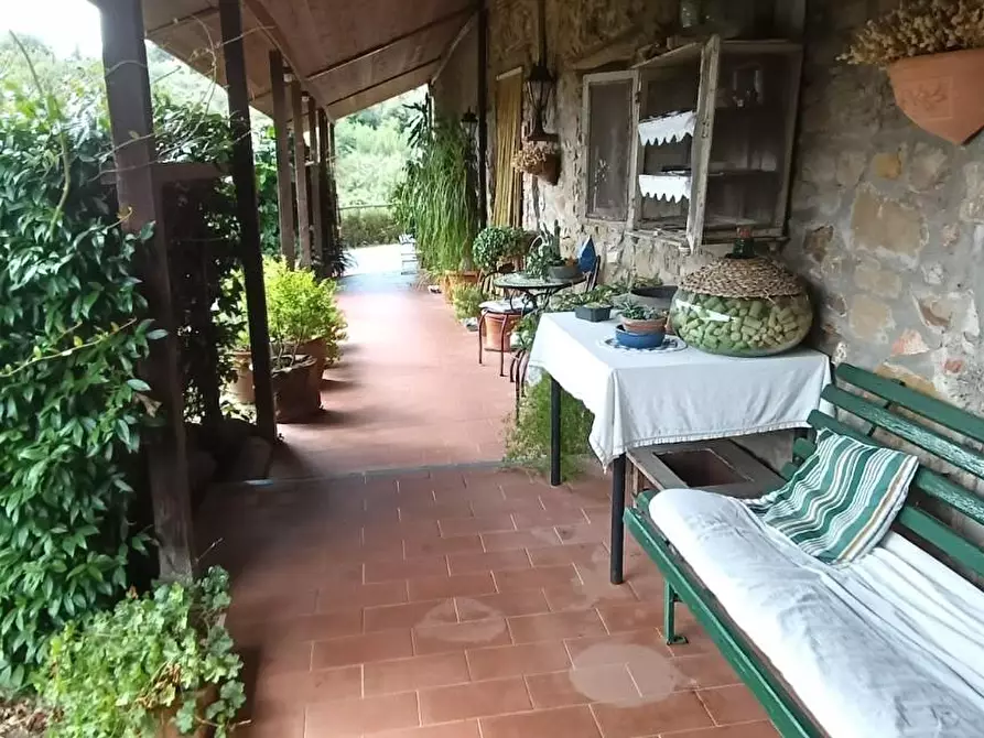 Immagine 19 di Casa colonica in vendita  a Lamporecchio