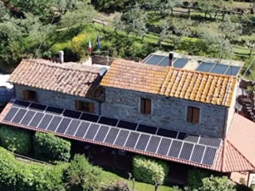 Immagine 1 di Casa colonica in vendita  a Lamporecchio