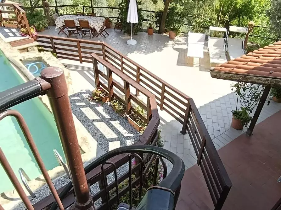 Immagine 16 di Casa colonica in vendita  a Lamporecchio