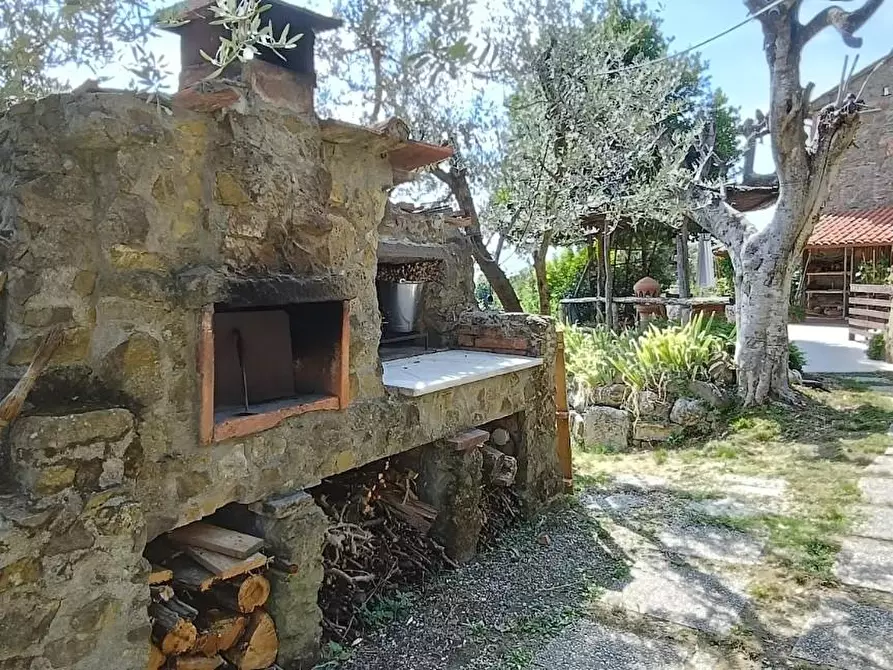 Immagine 8 di Casa colonica in vendita  a Lamporecchio