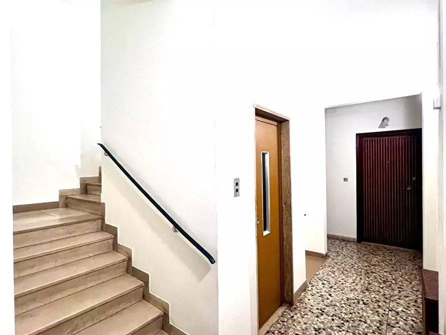 Immagine 22 di Appartamento in vendita  a Viareggio