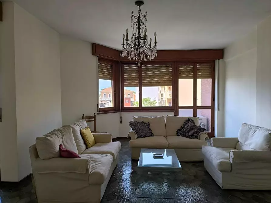 Immagine 1 di Appartamento in vendita  a Pisa